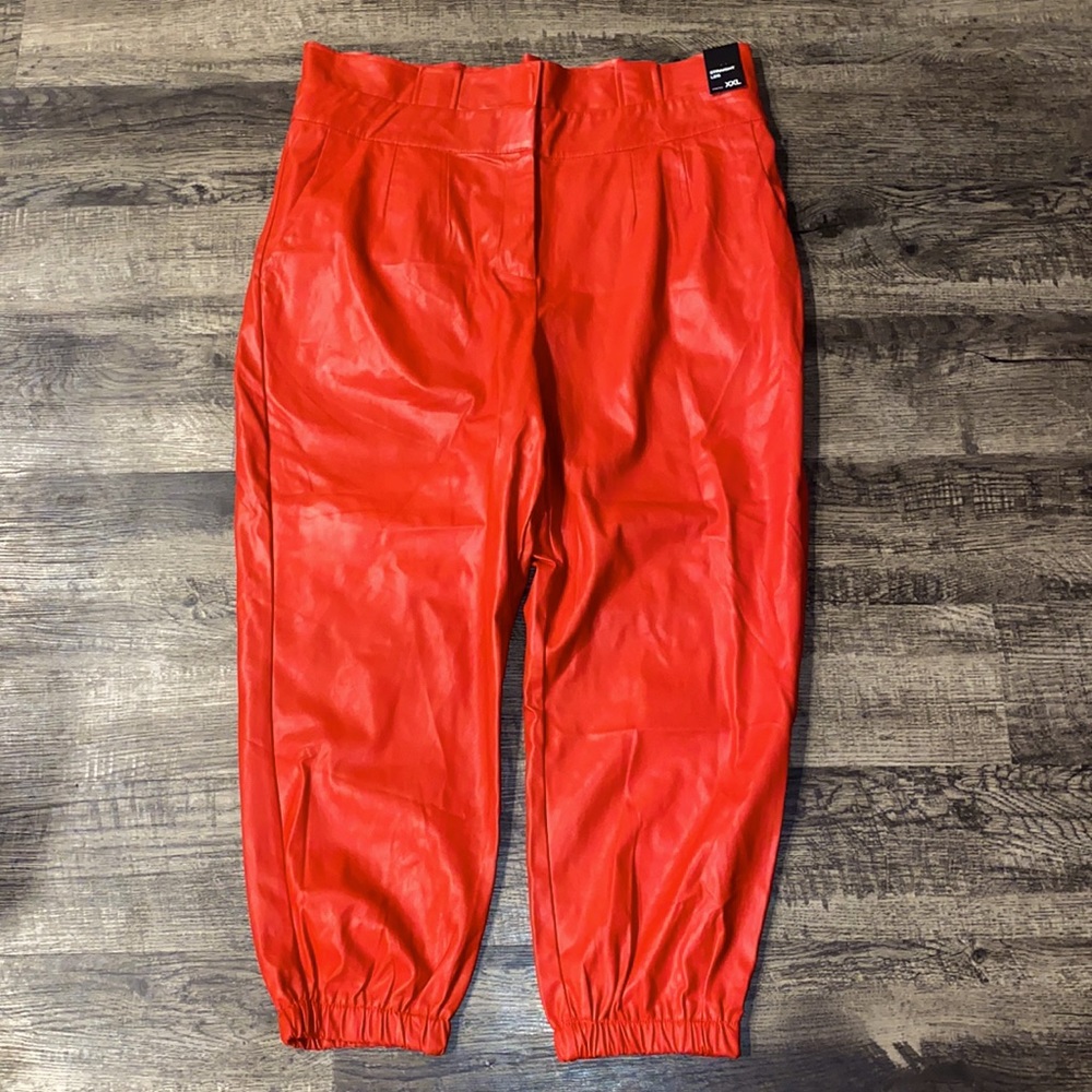 NWT NY&CO faux leather paperbag waist joggers!
